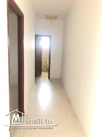 joli appartement au 3 eme etage