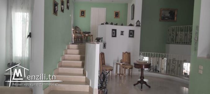 Un magnifique  triplex  à Cité_el_ghazela