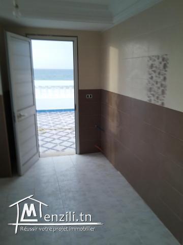 IMMEUBLE OU VILLA 3 NIVEAUX PIEDS DANS L EAU