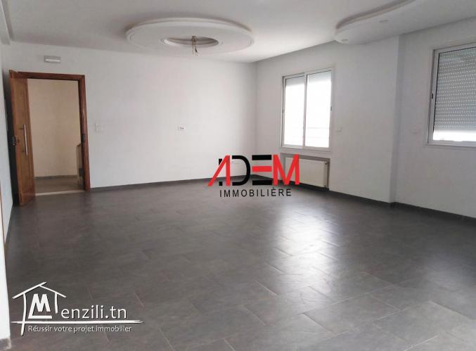 Etage de villa de 250m² et avec garage pour deux voitures