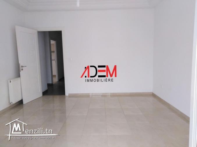 Etage de villa de 250m² et avec garage pour deux voitures