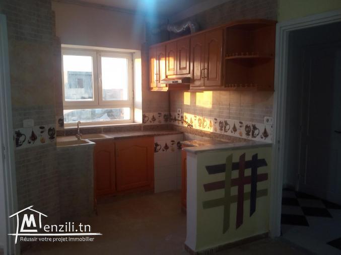 Appartement S+3 (etage de villa) entree independante