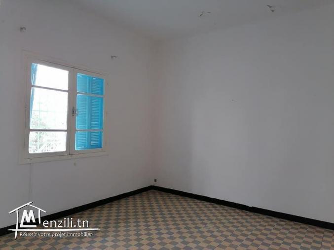 Appartement etage de villa a vendre s+3 a el omrane belvédère.