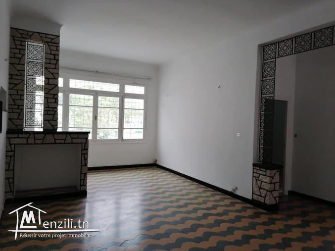 Appartement etage de villa a vendre s+3 a el omrane belvédère.