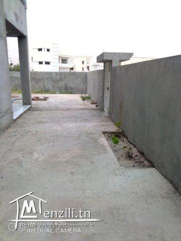 A vendre  villa  3 niveaux indépendant  borj cedria