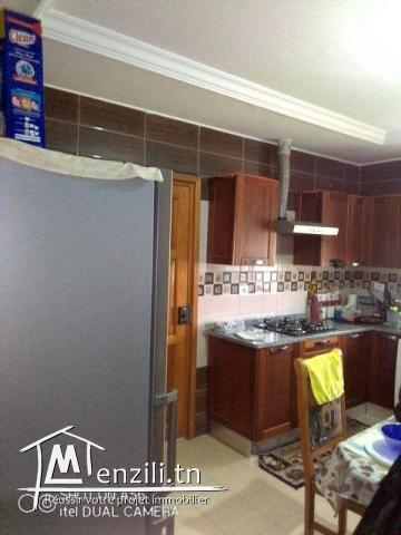 A vendre  villa  3 niveaux indépendant  borj cedria