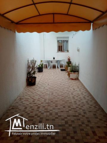 Un lumineux duplex à vendre à Boumhel El Bassatine