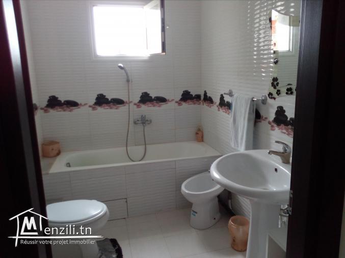 Un lumineux duplex à vendre à Boumhel El Bassatine