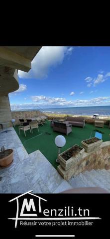 Belle villa pied dans l’eau