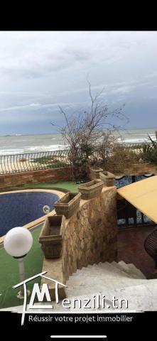 Belle villa pied dans l’eau