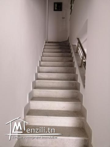 Duplex S+3 bon standing à SOUSSE VILLE qui vous offre le confort et le calme.