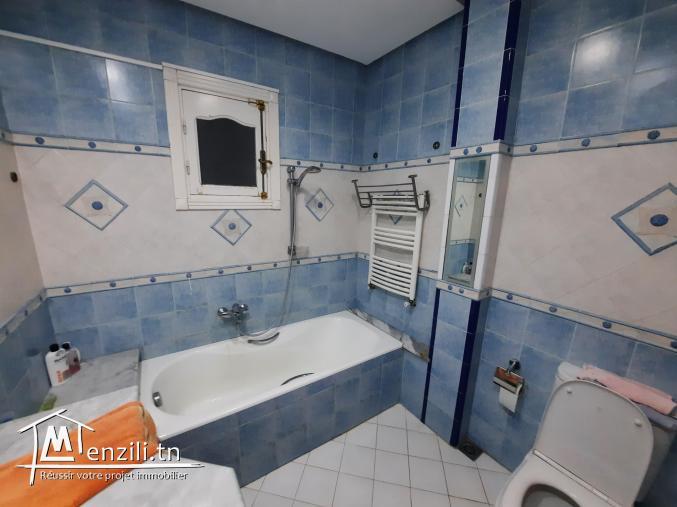 Villa spacieuse avec piscine