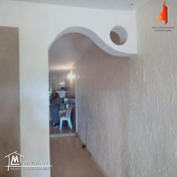 une maison indépendante  avec garage  à kelibia ,quartier habitable asemer