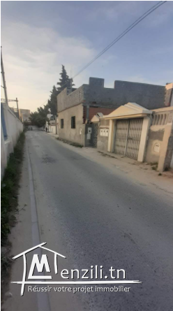 Maison inachevée a vendre -RADES-