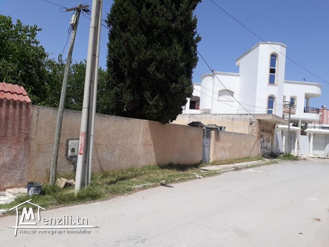 vente d'une petite maison l adresse 31 rue moahmed 5 jemmal prés de stade municipale