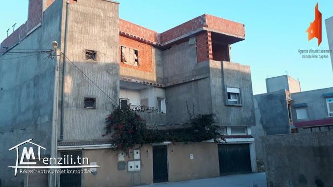 منزل للبيع ب اريانة محاذي لطريق الرئيسي