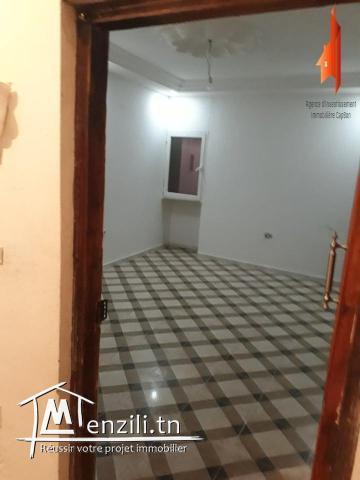 منزل للبيع ب اريانة محاذي لطريق الرئيسي