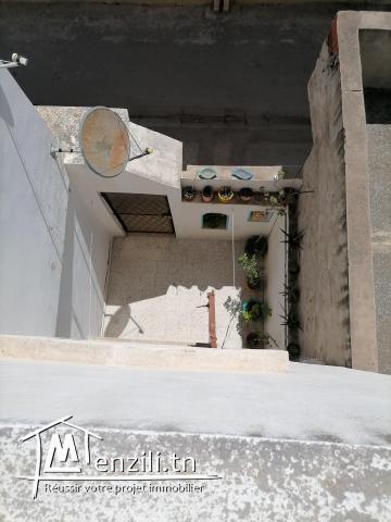 a vendre une  maison composé de 3 appartements