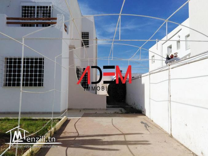 Villa style américain de 680m² avec beau jardin et garage