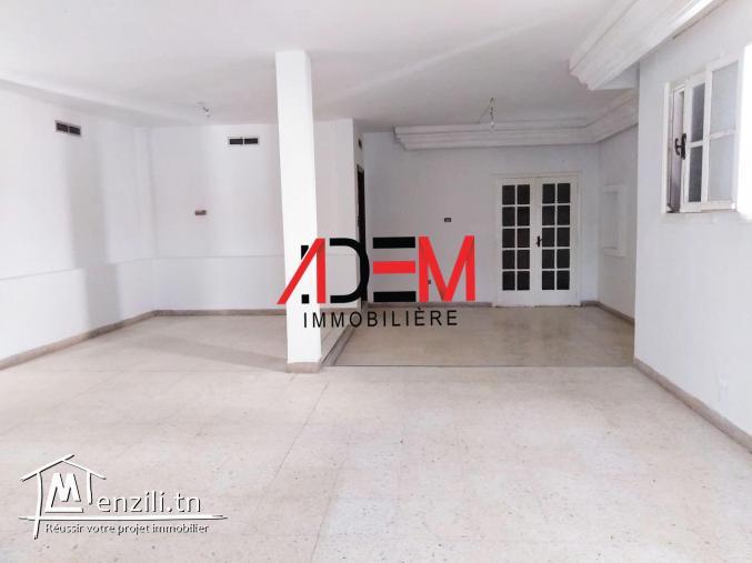 Villa style américain de 680m² avec beau jardin et garage