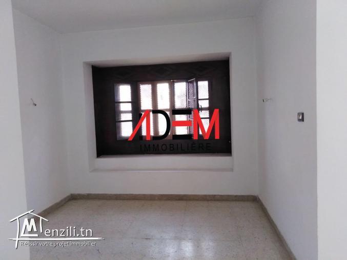 Villa style américain de 680m² avec beau jardin et garage