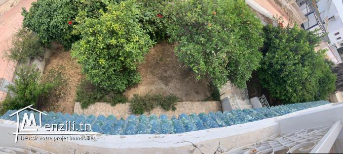 Un terrain avec deux villas (1040m²) Situé à Ariana Ville, à 10min près de l'aéroport.