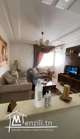 A vendre un appartement S+3 à jardins l'aouina