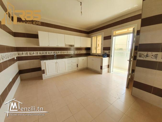 Etage de villa de type s+3 à ghrabi