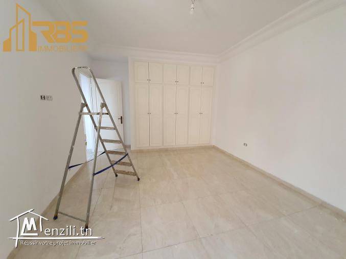 Etage de villa de type s+3 à ghrabi