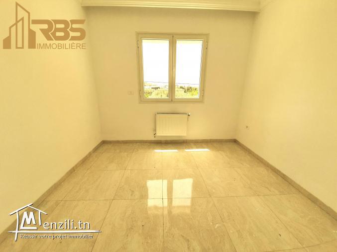 Etage de villa de type s+3 à ghrabi