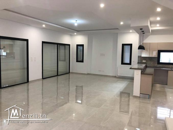 À vendre à HAMMAMET une belle villa De 320 m2/750 m2 de terrain