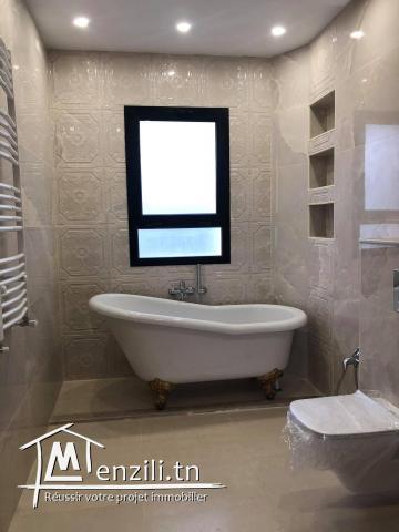 À vendre à HAMMAMET une belle villa De 320 m2/750 m2 de terrain