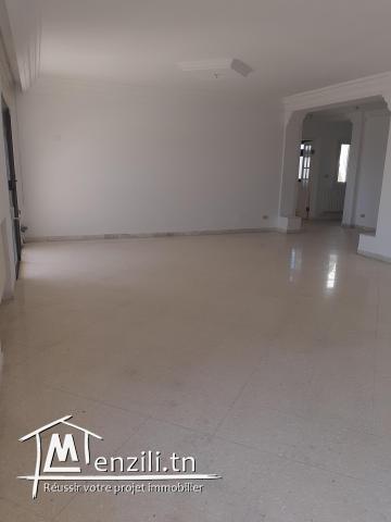 Grand appartement au 3eme à Sousse Medina