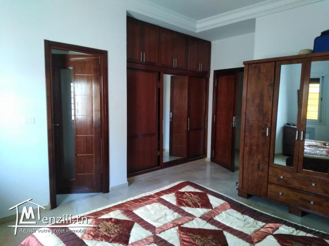 A vendre villa à El Ghazela avec1étage 2 apparts S+2ch + studio