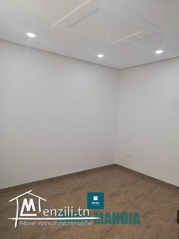 un appartement haut standing vide  en S+3  situé à Zwila  de Mahdia