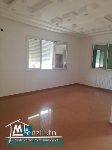 un appartement haut standing    vide  en S+2 situé à Zone Touristique de Mahdia