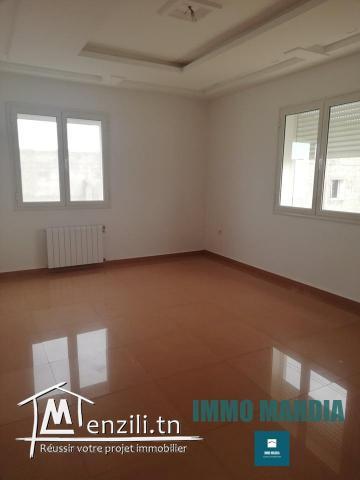 un appartement haut standing    vide  en S+2 situé à Zone Touristique de Mahdia