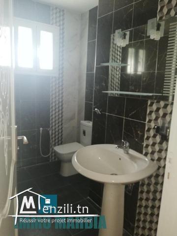 un appartement haut standing    vide  en S+2 situé à Zone Touristique de Mahdia