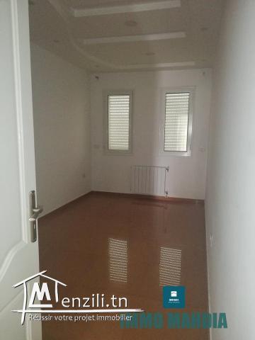 un appartement haut standing    vide  en S+2 situé à Zone Touristique de Mahdia
