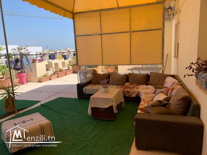 A vendre un Penthouse s+4 à Ain zaghwene