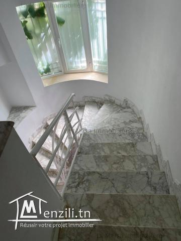 A Vendre villa s5 avec piscine et jardin à Hammamet