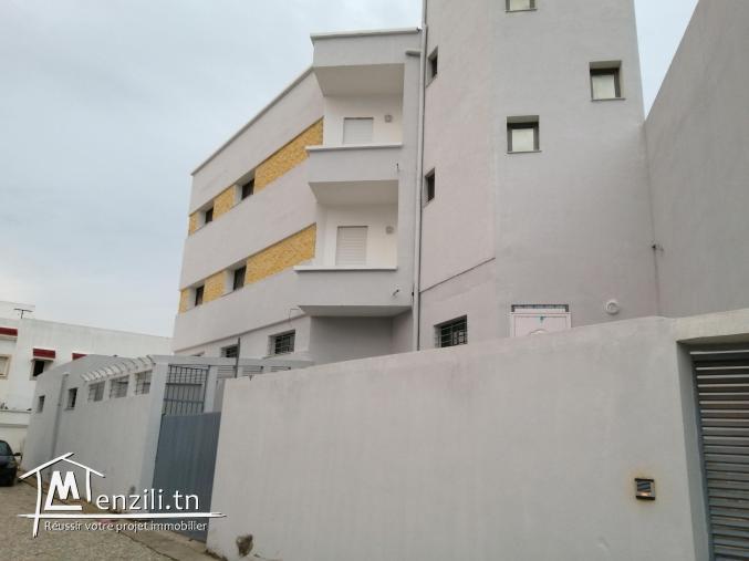 VENDS A LA MARSA BÂTIMENT NEUF CONVIENT PETITE CLINIQUE, ADMINISTRATIF OU HABITATION