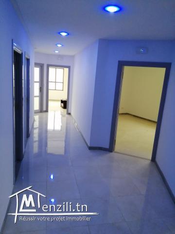 VENDS A LA MARSA BÂTIMENT NEUF CONVIENT PETITE CLINIQUE, ADMINISTRATIF OU HABITATION