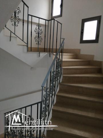 VENDS A LA MARSA BÂTIMENT NEUF CONVIENT PETITE CLINIQUE, ADMINISTRATIF OU HABITATION