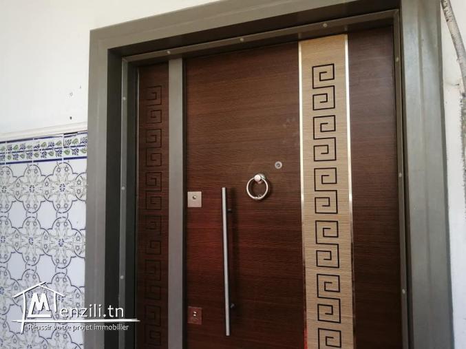 A vendre une belle maison à Mourouj 2 4 étages