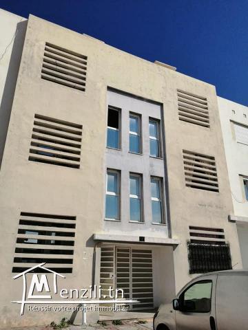 A vendre bel appartement 1ér étage résidence Orjouwane 1 à Fouchana