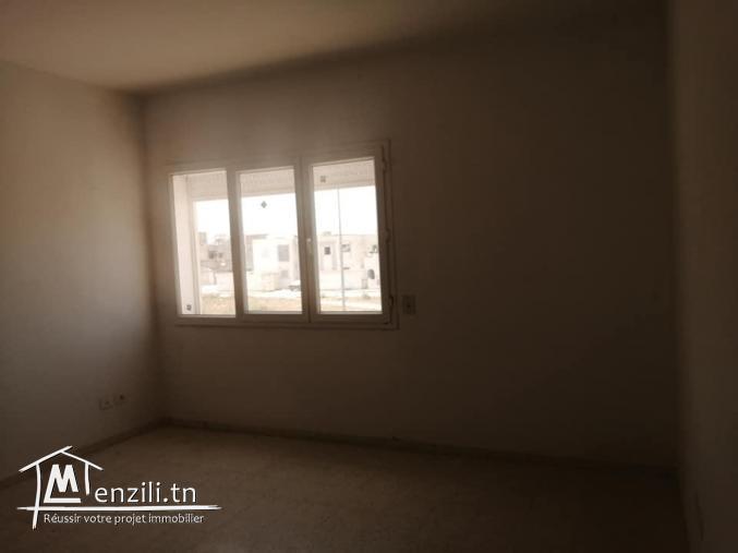 A vendre bel appartement 1ér étage résidence Orjouwane 1 à Fouchana