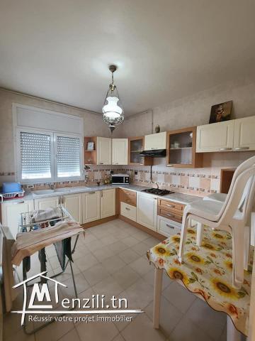 A louer un appartement S+3 haut standing avec terrasse à l'aouina