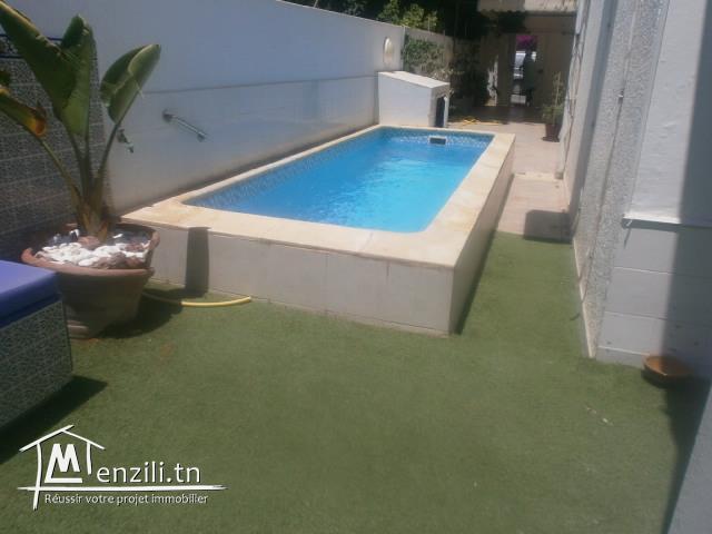 villa avec piscine et jardin terrasse