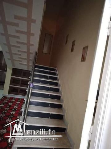 للبيع منزل حديث البناء في حي  القضاة القصرين